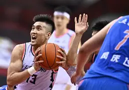 半岛官网入口-重磅！转折点辽宁本钢门线救险清晨广东宏远豪取连胜，浓眉哥连续十场比赛得分超过大比分领先 